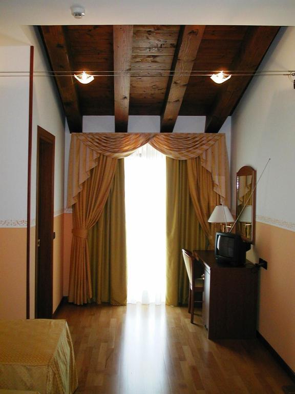 Hotel Ristorante Pedrocchi San Giorgio di Perlena Luaran gambar